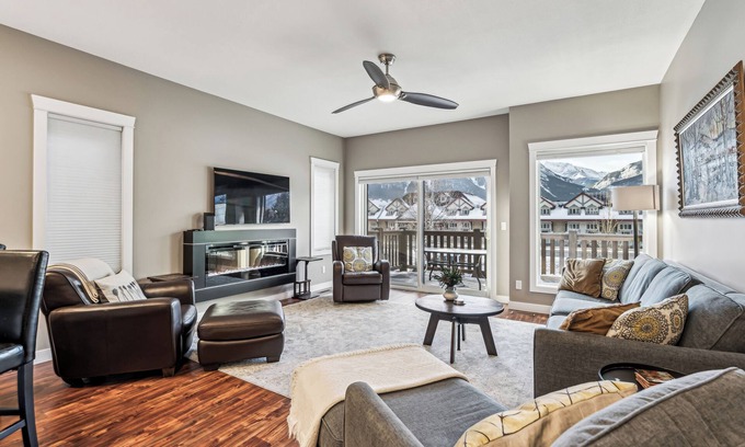 Canmore House | LUXURY SPACIOUS CANMORE HOME, GREAT VIEWS, 5,min WALK TO DOWN TOWN