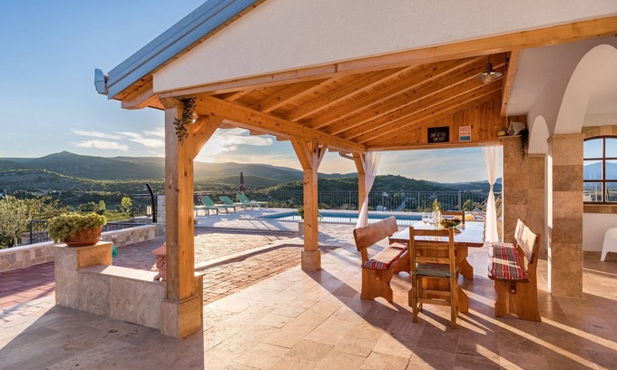 Ruzic Villa | Luxury spacious villa with pool & magnificent view