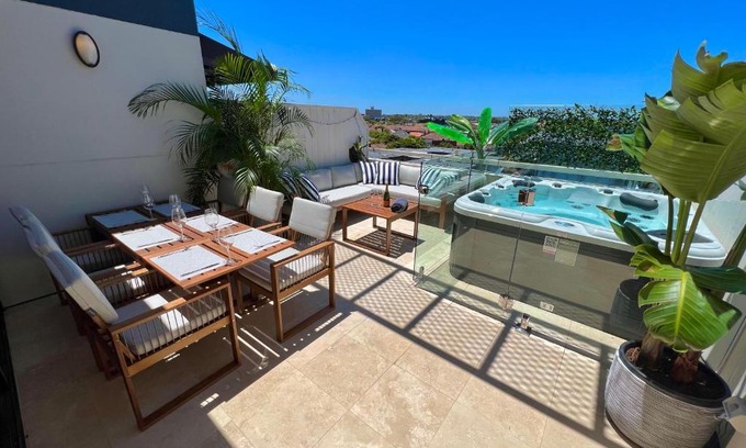 Saint Kilda South Apartment | Luxury St Kilda Townhouse in the Sky