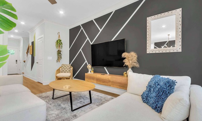 Spartanburg House | Luxury Stay 2 min to Downtown, King Beds BRAND NEW