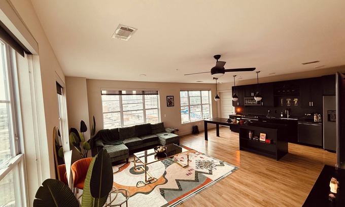 Deep Ellum Apartment | Luxury Stay/Best View of Dallas!