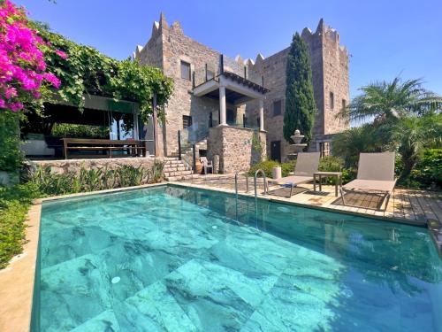 Dagbelen Villa | Luxury Stone Villa with Private Pool
