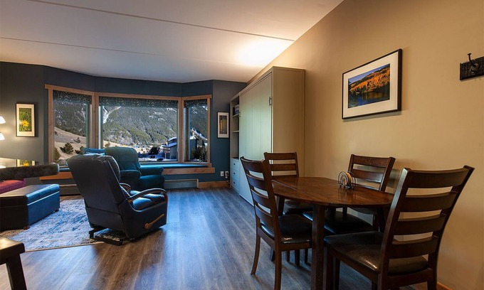 Copper Mountain Village Condo | LUXURY STUDIO+BUNK ROOM, VIEWS, MINS TO LIFTS/SHOPS, ONSITE HOT TUB, GARAGE
