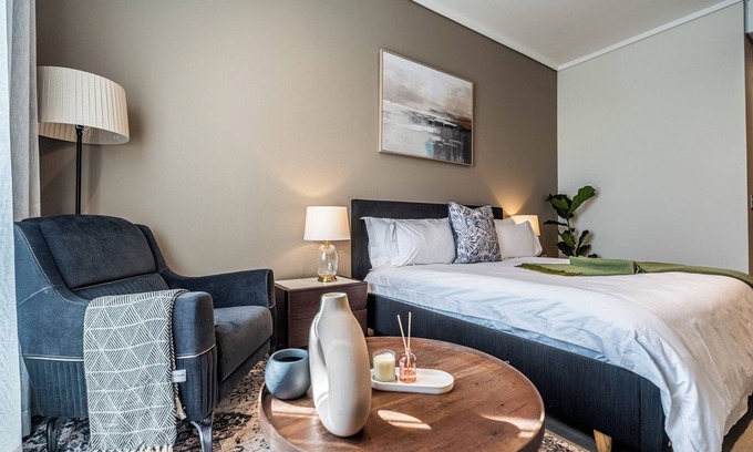 Menlyn Apartment | Luxury Studio|Free Parking|24hr Concierge