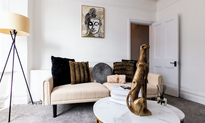 Belle Vue House | LUXURY & STYLISH HOME IN MANCHESTER CITY CENTER/FREE WIFI & SNACKS/CO-OP ARENA