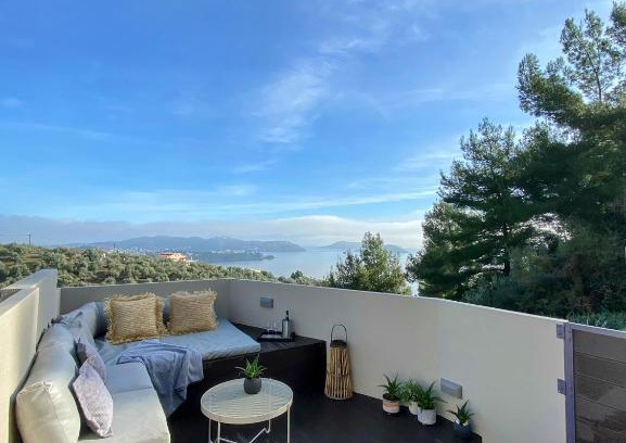 Katsarou Apartment | Luxury Suite with a queens double bed stunning sea vews and private Jacuzzi