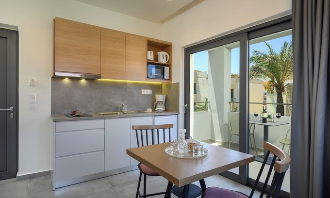 Platanias Town Apartment | Luxury Suites | Modern Athina Suites In Platanias with Pool