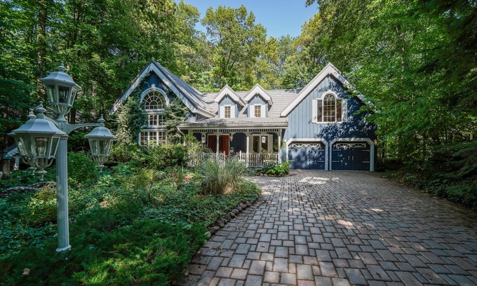 Grand Bend House | Luxury Timber Frame Cottage