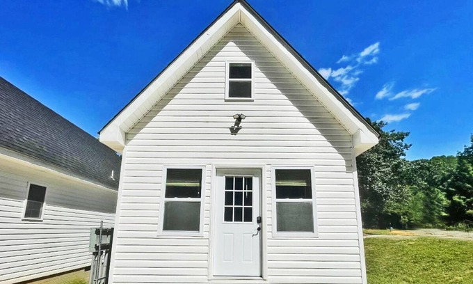 Albertville Cottage | Luxury Tiny Home #1 at Sweet Springs