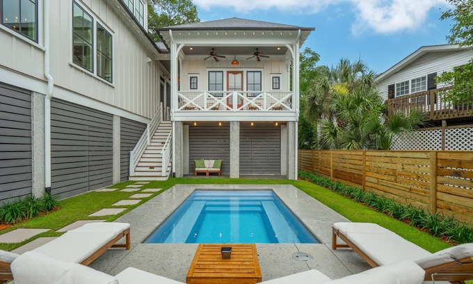 Charleston House | Luxury Tiny House w/Private Pool – Minutes to Folly Beach & Downtown Charleston