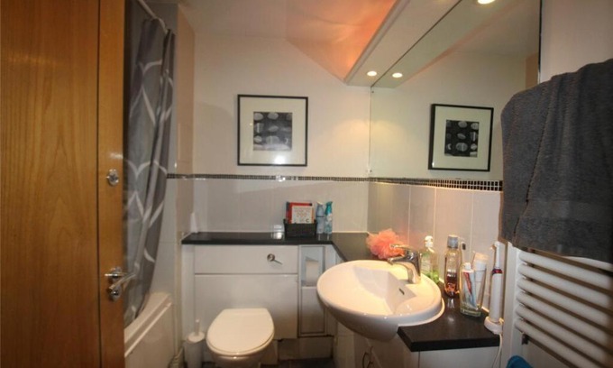 Gascoigne Apartment | Luxury Top Quality bedroom in london