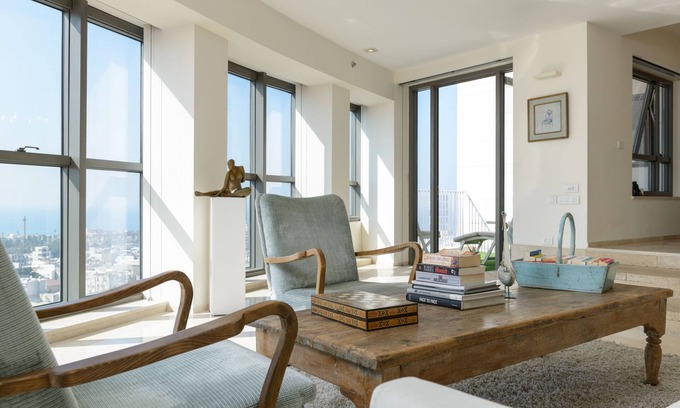 Tel Aviv City Center Apartment | Luxury Tower 2 Bedroom with *King Master* *High Floor* Parking