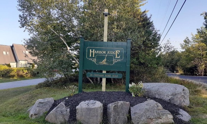 Southwest Harbor House | Luxury town home in 5-star resort with panoramic water and mountain views