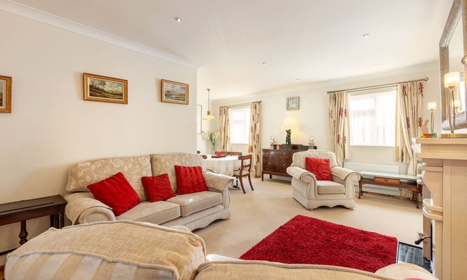 Dungarvan House | Luxury Town Retreat & Courtyard - located in the centre of Dungarvan