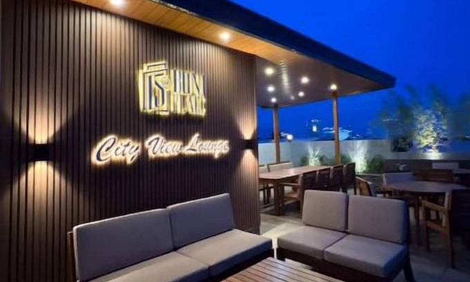 Angeles City Apartment | Luxury Tropical 1BRnn