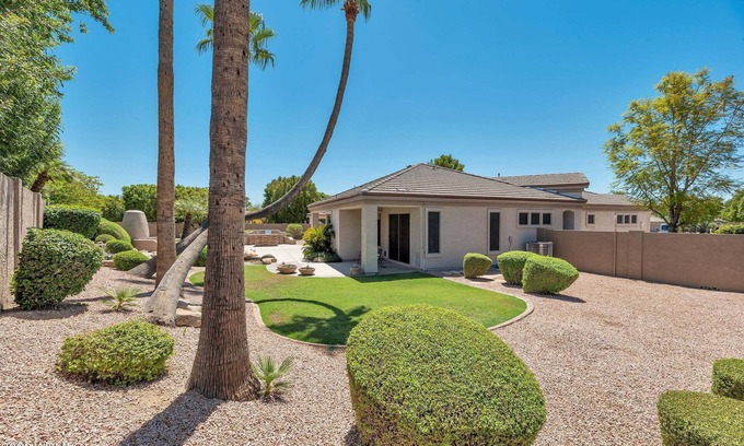 Sierra Verde at Arrowhead Ranch House | Luxury Tropical Gem in Upscale Arrowhead Lake community. 3 Kings 2 Master Suites