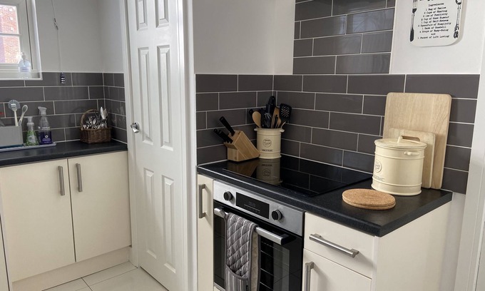 New Forest District Apartment | Luxury Two Bedroom Apartment with Sea View and Parking