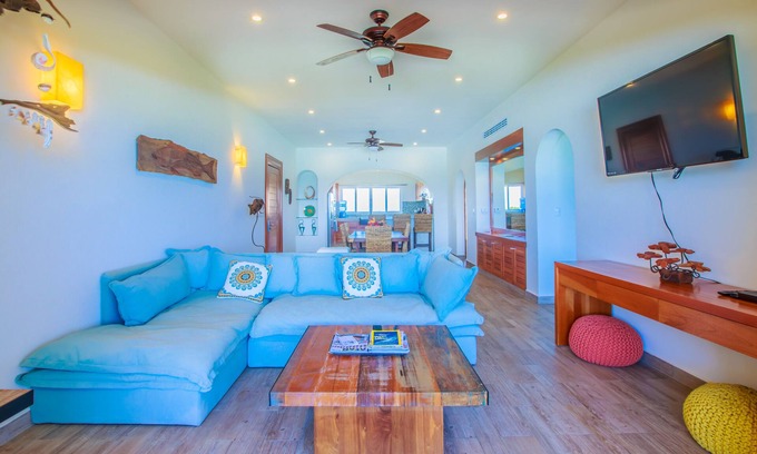 Isla Mujeres Condo | Luxury two bedroom ocean front condo at Isla 33