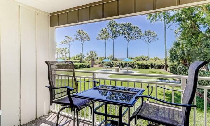 Hilton Head Island Condo | Luxury Updated Oceanfront condo at Ocean Dunes 2 BR Bikes & Beach Gear included