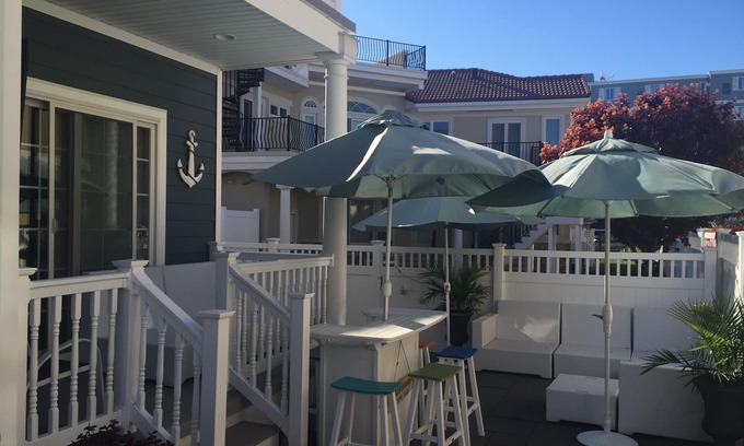 Wildwood Crest House | Luxury UpScale Listing! 4 Bedrooms + 3.5 Baths, Steps From Beach -Sleeps 8