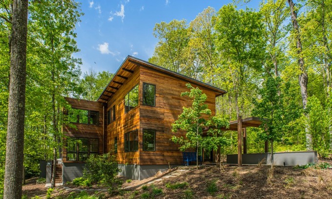 Victor House | Luxury Vacation Home on the rim of the New River Gorge, near Fayetteville, WV.