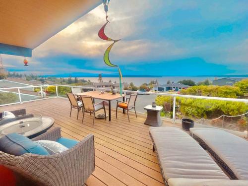 Federal Way House | Luxury Vacation House with Breathtaking Soundview