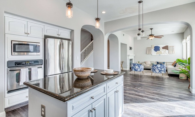 Clovis House | Luxury Vacation Stay w/Heated pool