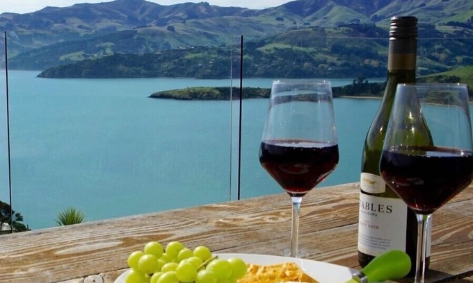 Akaroa House | LUXURY VIEWS - AKAROA HOLIDAY HOUSE, family friendly in Akaroa