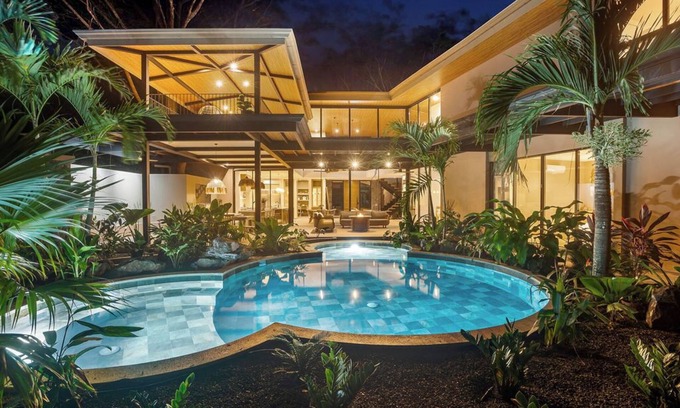 Playa Conchal Villa | Luxury Villa - 3 Mins Golf Cart to Beach - Fully Staffed