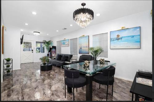 Downey Villa | LUXURY VILLA Estate Oasis