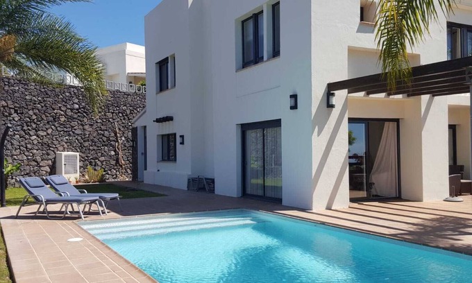 San Sebastian de la Gomera House | Luxury villa in a fantastic location with pool
