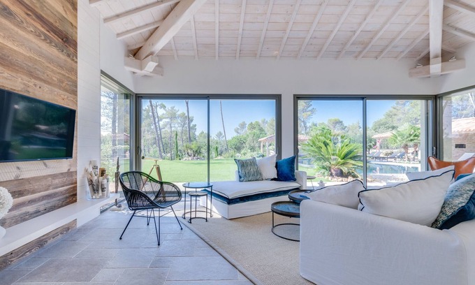 Tourrettes Villa | Luxury villa in a golf course with tennis and swimming pool, cleaning included