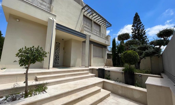 Ra'ananna Villa | Luxury Villa in Raanana