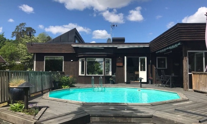 Huddinge Municipality House | Luxury villa in Stuvsta