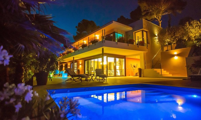 Tossa de Mar Villa | Luxury villa in Tossa de Mar near the beach with heated swimming pool. Golfcar