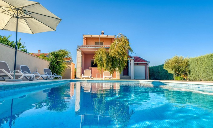 Metkovic Villa | LUXURY VILLA JERKOVIĆ WITH HEATED POOL AND JACUZZI