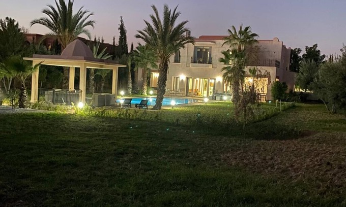 El Aggada Villa | Luxury villa "Le Cartier" (5 suites, 10 people)