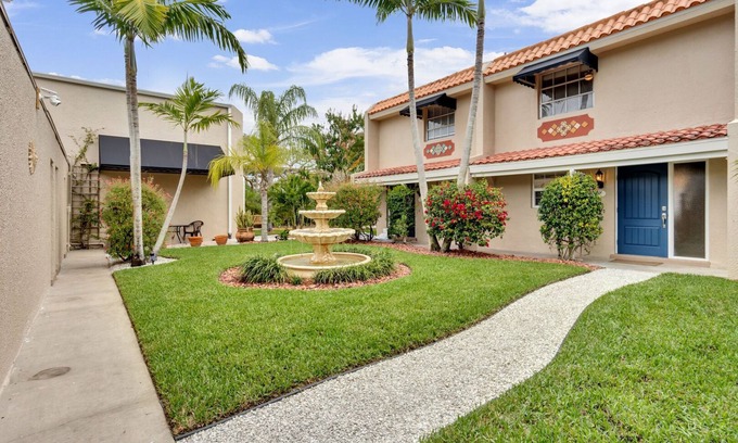 Sanibel Villa | Luxury Villa "Lighthouse" Across from the Beach
