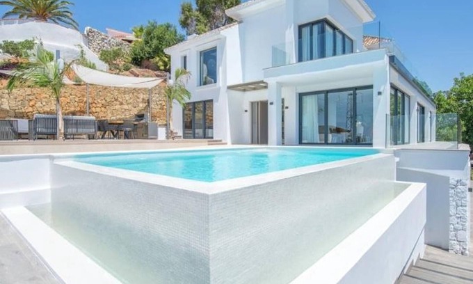 Golden Mile Villa | Luxury Villa Marbella: Pools, Spa, Near Beach