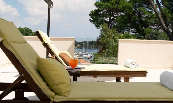 Rogac Villa | LUXURY: VILLA on the SEA, POOL & BEACH BIKE & KAYAK & PRESENT