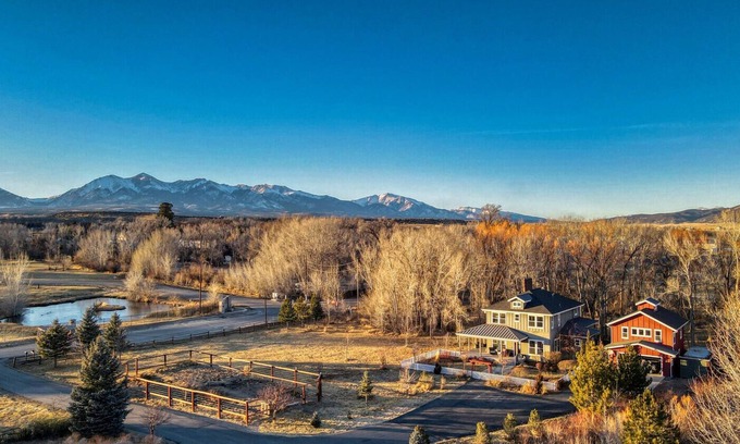 Salida House | Luxury Villa on the South Arkansas River, Salida