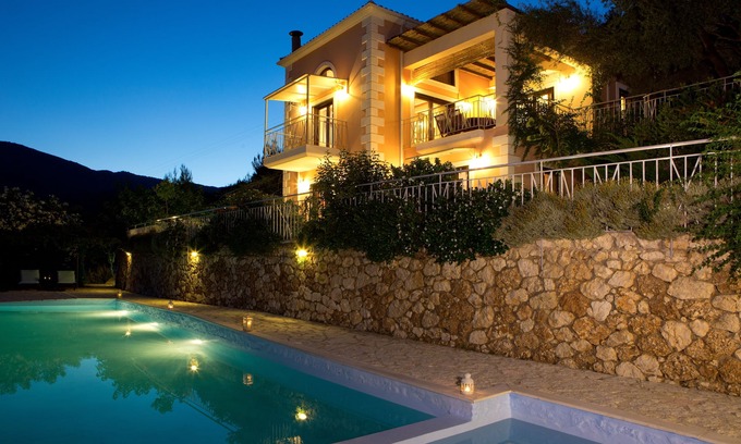Nidri Villa | Luxury villa overlooking the sea with private pool-Villa Olive
