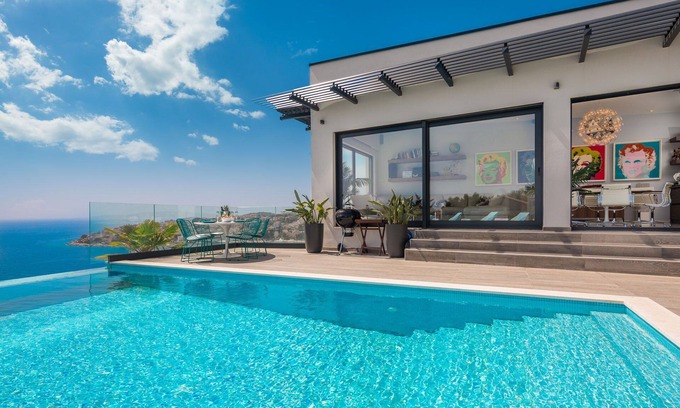 Businci Villa | Luxury Villa Riva with Infinity Pool