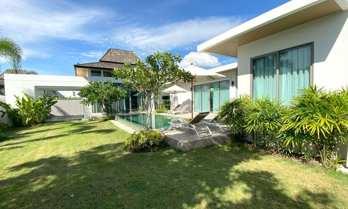 Bang Tao Villa | Luxury Villa Serenity in the heart of BangTao
