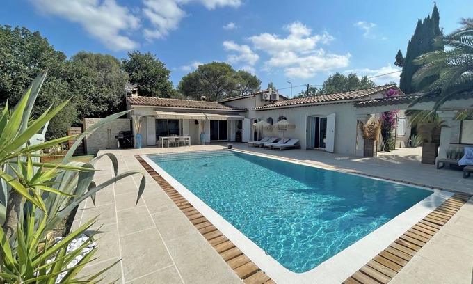 Puget-sur-Argens Villa | Luxury villa with air conditioning, 10 km from Sea