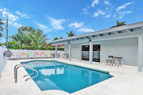 South Lake Villa | Luxury Villa with Heated Pool close to Beach