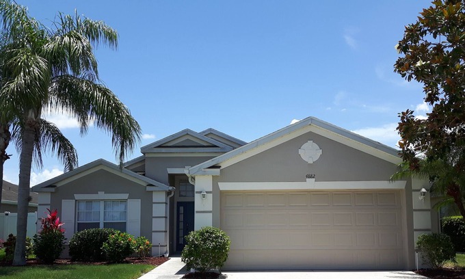 Sabal Harbour Villa | Luxury villa with large pool & lake frontage. Close to Disney Parks and Beaches