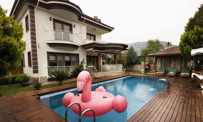 Koycegiz Villa | Luxury Villa with Pool & Camellia in Köycegiz Muğla