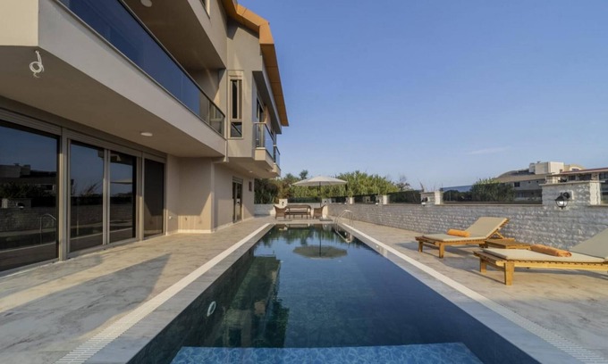 Lara Apartment | Luxury Villa with Private Pool Close to Lara Beach