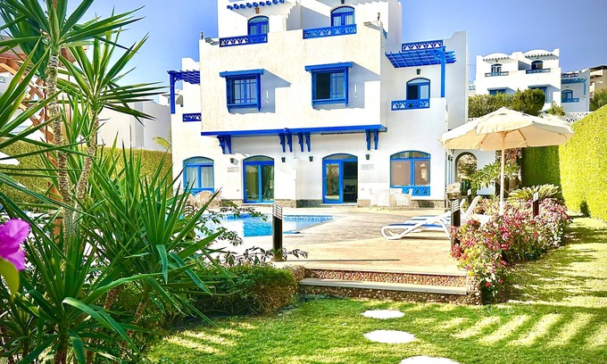 Sahl Hasheeh Villa | Luxury villa with sea view and pool